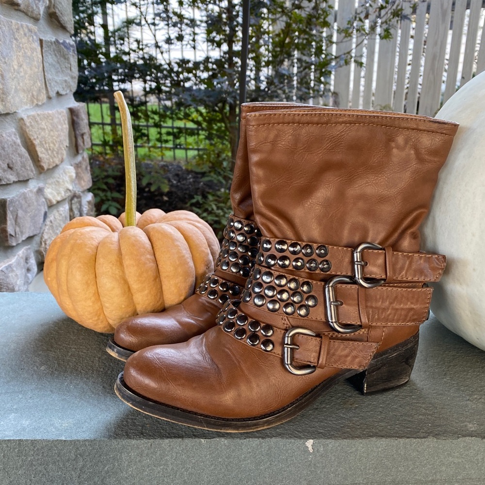 Buckled Boots with Attitude!